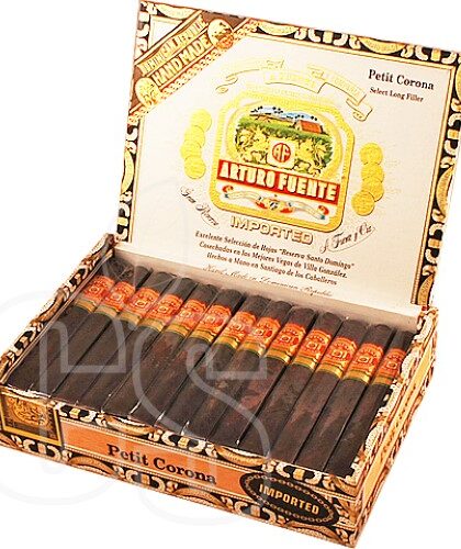 ARTURO FUENTE PETITE CORONA MADURO