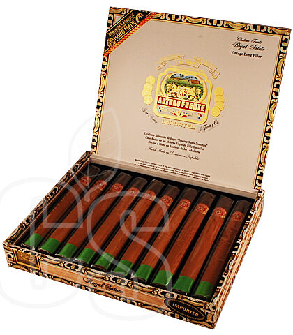 ARTURO FUENTE CHATEAU FUENTE ROYAL SALUTE MADURO
