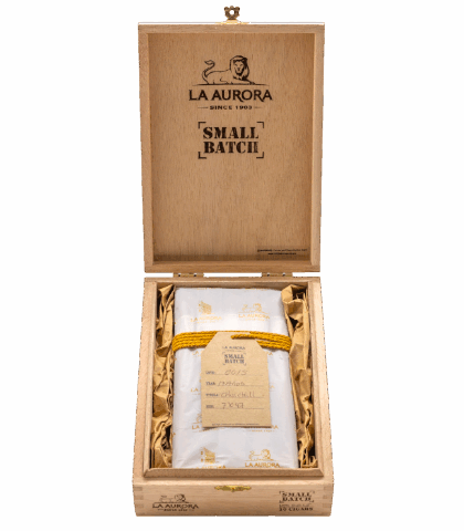 LA AURORA SMALL BATCH LOT. 15 CHURCHILL
